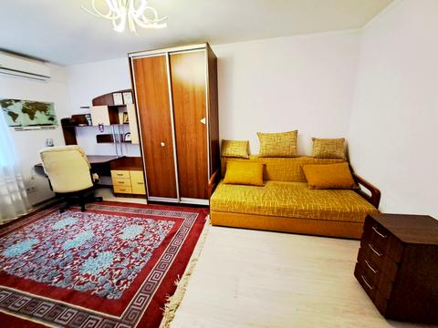 квартира за адресою Академіка Лебедєва вул., 1/5