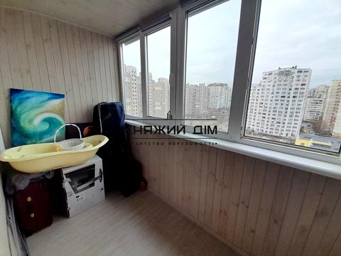 квартира за адресою Анни Ахматової вул., 14-Б