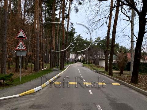 ділянка за адресою Жовтнева вул.