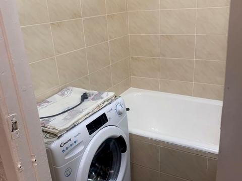 квартира за адресою Анни Ахматової вул., 5