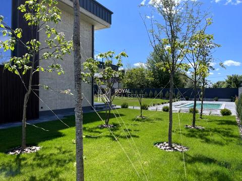 будинок за адресою Соборна вул. ()