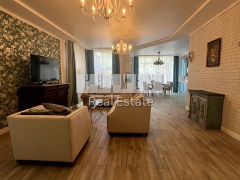 будинок за адресою Центральна вул.