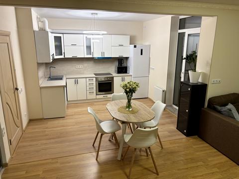 квартира за адресою Регенераторна вул., 4 к5