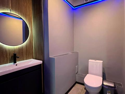 комерційна за адресою Героїв Крут вул. (Фурманова), 8