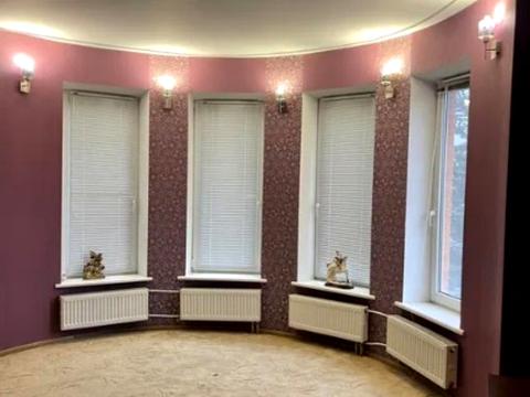 будинок за адресою Квітнева вул.