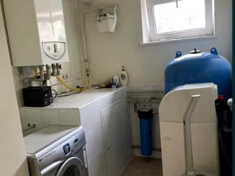 будинок за адресою Квітнева вул.