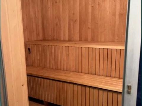 будинок за адресою Квітнева вул.