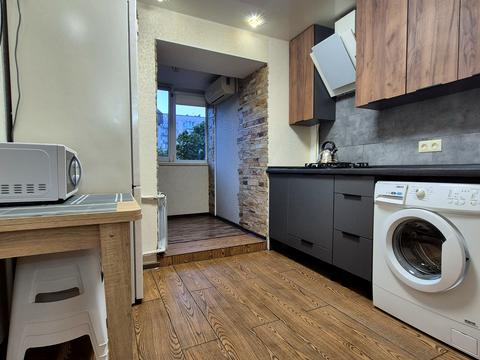 квартира за адресою Чорноморськ (Іллічівськ), Парусна вул. (Героїв Сталінграду), 14