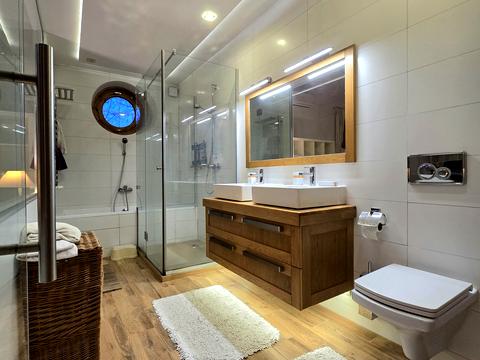 квартира за адресою Леоніда Глібова вул., 12