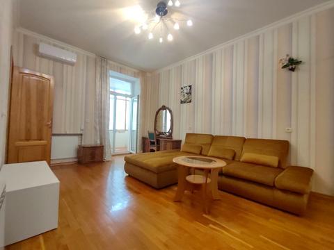 квартира за адресою Королеви Єлизавети ІІ вул. (Глинки), 18