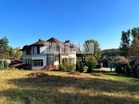 будинок за адресою с. Деремезна, Центральна