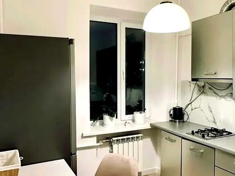 квартира по адресу Строителей ул., 29/8