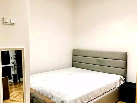 квартира по адресу Строителей ул., 29/8