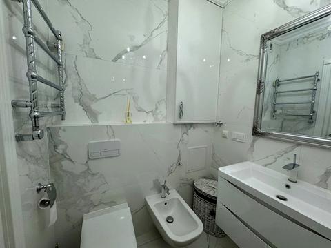 квартира за адресою Київ, Регенераторна вул., 4