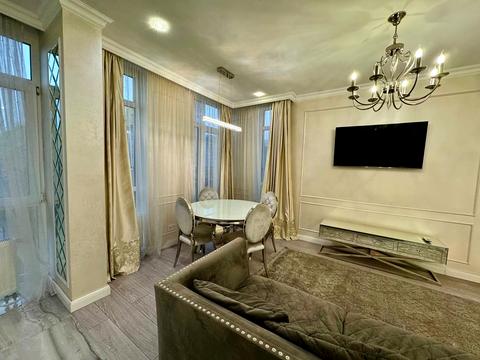 квартира за адресою Київ, Регенераторна вул., 4