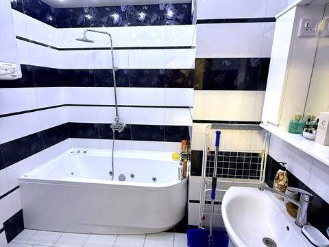 квартира за адресою Анни Ахматової вул., 48