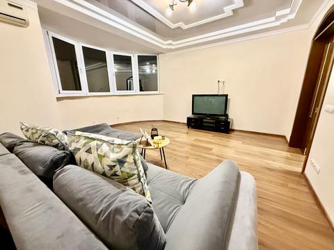 квартира за адресою Анни Ахматової вул., 48