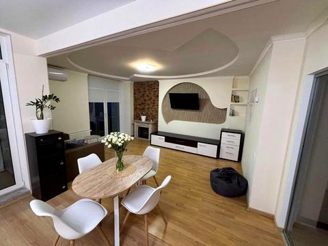 квартира за адресою Київ, Регенераторна вул., 4