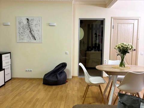 квартира за адресою Київ, Регенераторна вул., 4