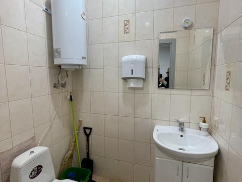 коммерческая по адресу Андрія Малишка ул. (Льва Толстого), 81