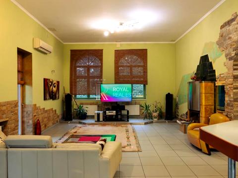 будинок за адресою Дачна вул.