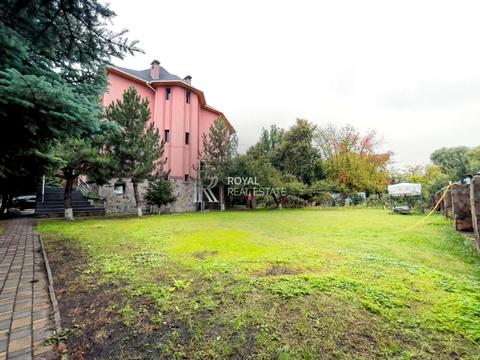 будинок за адресою Дачна вул.