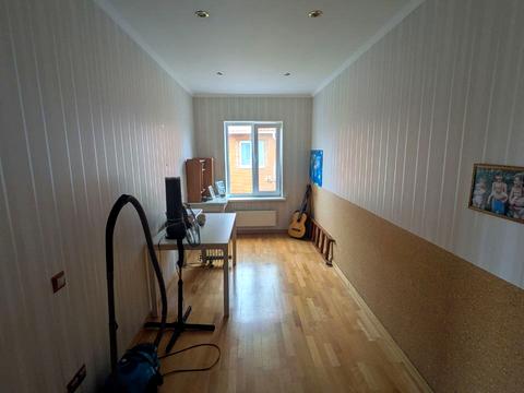 будинок за адресою Героїв Небесної Сотні вул. (Островського)