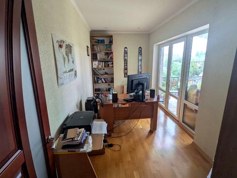 будинок за адресою Героїв Небесної Сотні вул. (Островського)