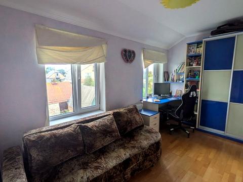 будинок за адресою Героїв Небесної Сотні вул. (Островського)