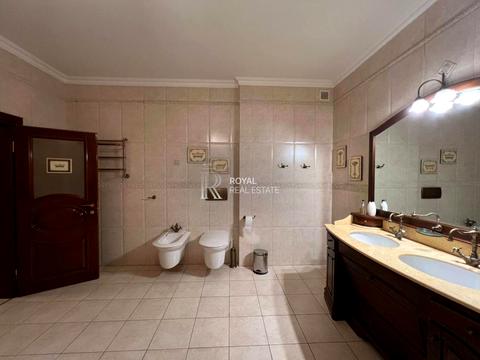 будинок за адресою Набережна