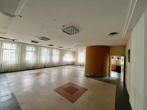 коммерческая по адресу Владимира Моссаковского ул. (Клари Цеткін), 1