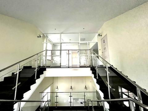 коммерческая по адресу Владимира Моссаковского ул. (Клари Цеткін), 1