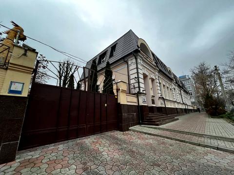 коммерческая по адресу Владимира Моссаковского ул. (Клари Цеткін), 1