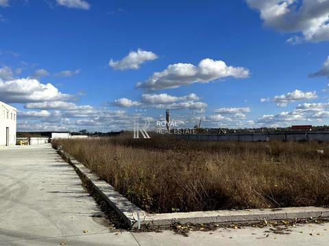 комерційна за адресою Кленовий, 1