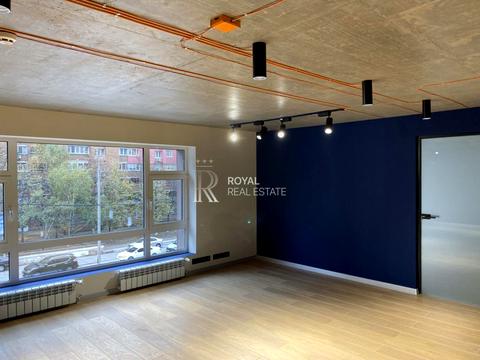 комерційна за адресою Антоновича вул. (Горького), 1