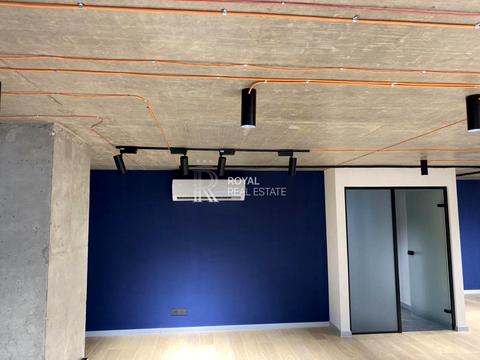 комерційна за адресою Антоновича вул. (Горького), 1