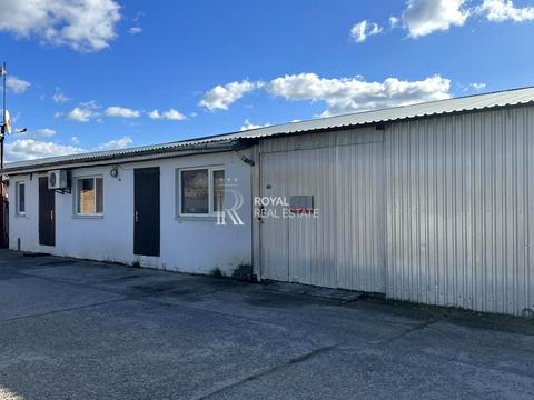 комерційна за адресою Соборна вул., 1