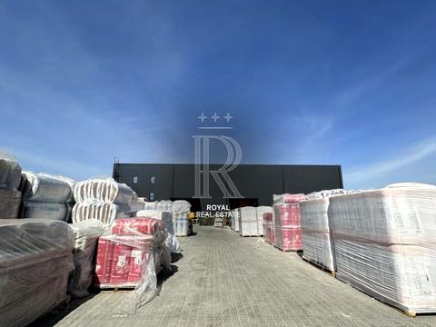 комерційна за адресою Чорновола, 1