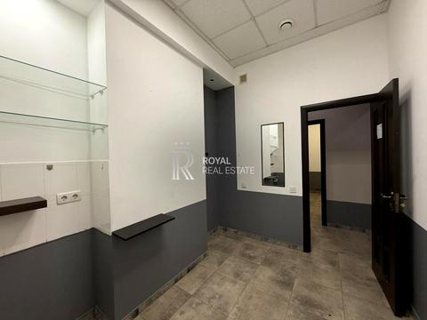 комерційна за адресою Панаса Мирного вул., 1