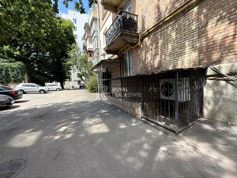 комерційна за адресою Панаса Мирного вул., 1