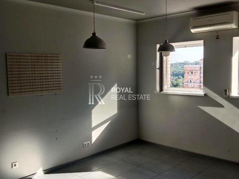 комерційна за адресою Вул.голосіївська, 1