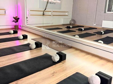 комерційна за адресою Максимовича Михаила, 1