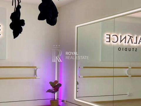 комерційна за адресою Максимовича Михаила, 1