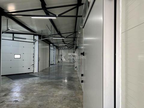 комерційна за адресою Центральна вул., 2а