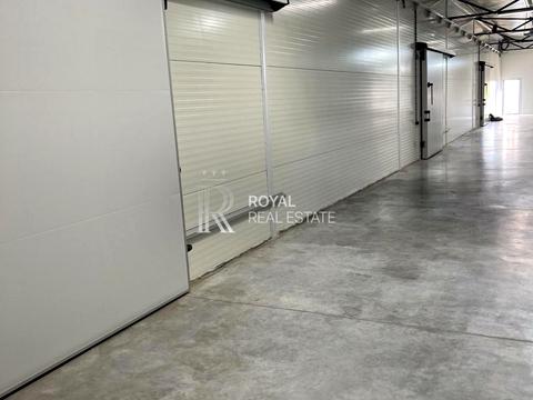 комерційна за адресою Центральна вул., 2а