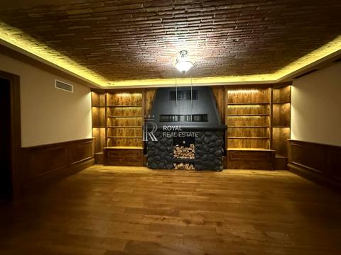 комерційна за адресою Генерала Алмазова вул. (Кутузова), 1