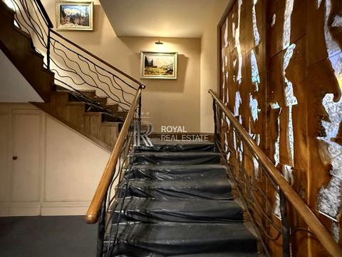 комерційна за адресою Генерала Алмазова вул. (Кутузова), 1