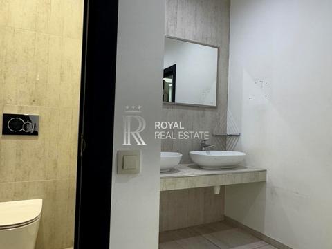 комерційна за адресою Лаврська вул. (Січневого Повстання), 2