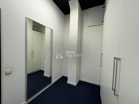 комерційна за адресою Лаврська вул. (Січневого Повстання), 2