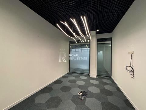 комерційна за адресою Лаврська вул. (Січневого Повстання), 2